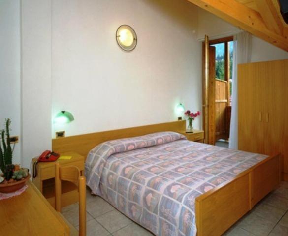 Hotel Serena Dimaro Zewnętrze zdjęcie