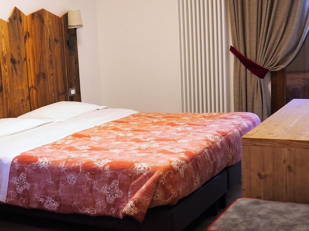 Hotel Serena Dimaro Zewnętrze zdjęcie