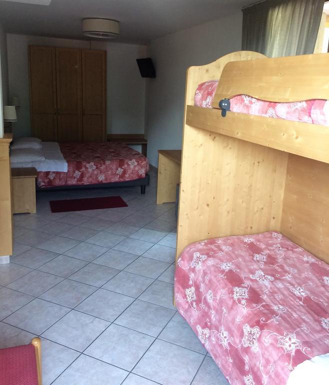 Hotel Serena Dimaro Zewnętrze zdjęcie