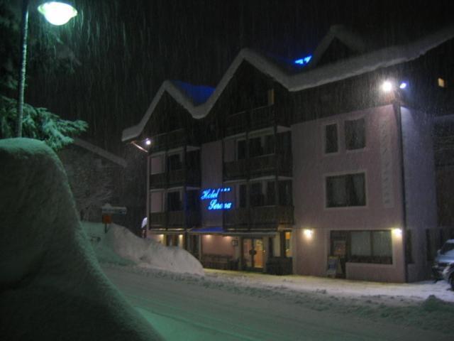 Hotel Serena Dimaro Zewnętrze zdjęcie